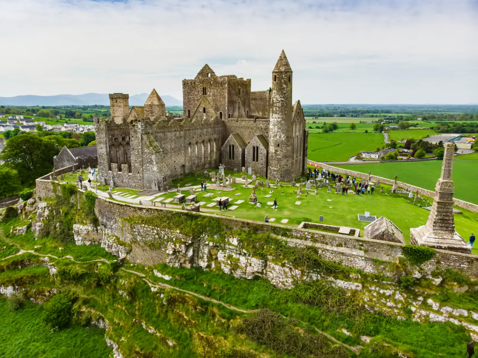 Rock of Cashel, forteresse médiévale d'Irlande au crépuscule